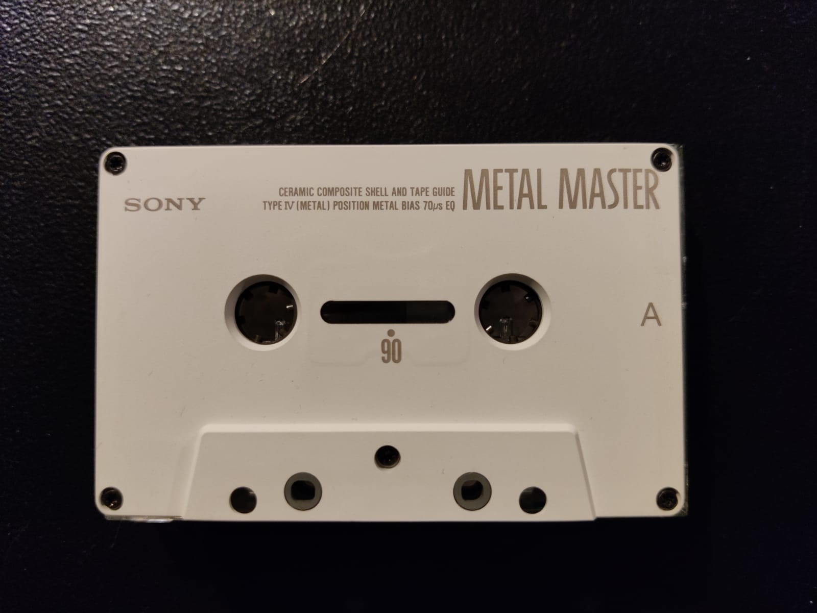 Uitgelichte afbeelding voor “Ode aan het cassettebandje: een dappere geluidsdrager voor alle tijden”