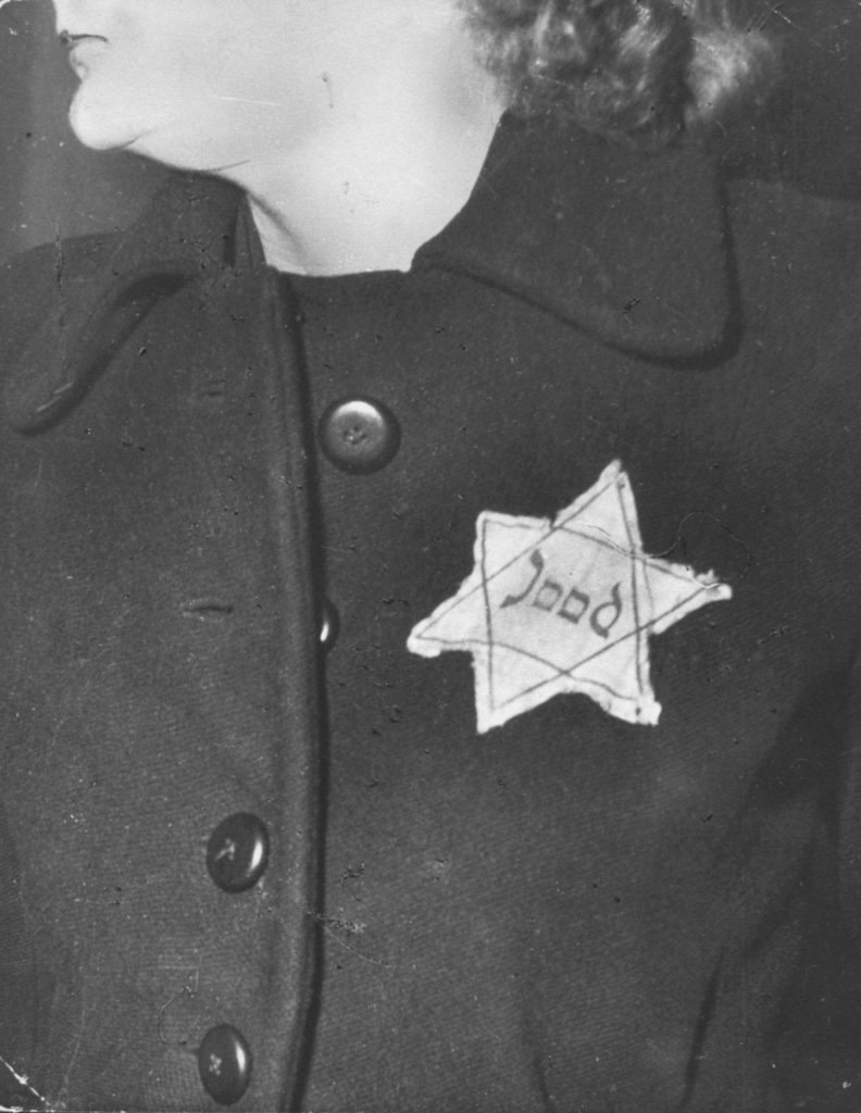 Uitgelichte afbeelding voor “NIOD wil met crowdsourcingsproject de identiteit achterhalen van de mensen ‘achter de ster’”